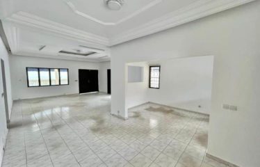 ABIDJAN COCODY : Villa basse 8 pièces à louer