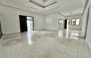 ABIDJAN COCODY : Villa basse 8 pièces à louer