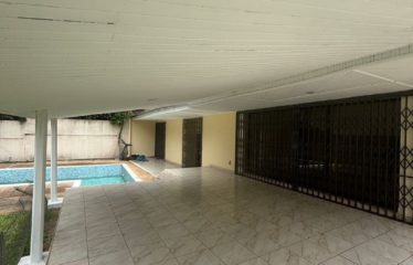 ABIDJAN COCODY : Villa duplex 5 pièces à louer – 2 Plateaux Vallon