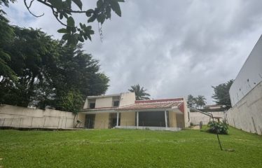 ABIDJAN COCODY : Villa duplex 5 pièces à louer – 2 Plateaux Vallon