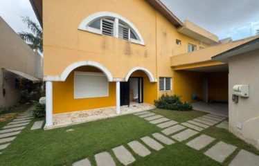 ABIDJAN ANGRÉ : Villa duplex haut standing à louer