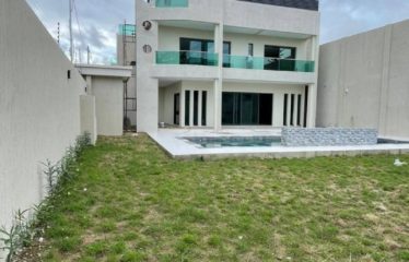 ABIDJAN BINGRVILLE : Villa grand standing à vendre – Cité Laurier