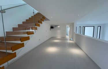 ABIDJAN COCODY : Villa duplex haut standing à louer avec piscine
