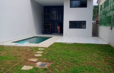 ABIDJAN COCODY : Villa duplex haut standing à louer avec piscine