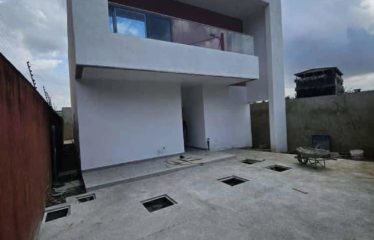 ABIDJAN COCODY : Villa 5 pièces avec piscine à vendre