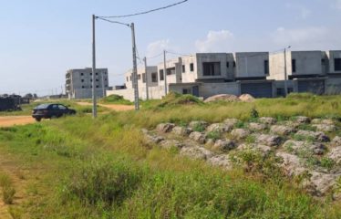 GRAND-BASSAM : Vente Flash d’un terrain de 535m² avec ACD
