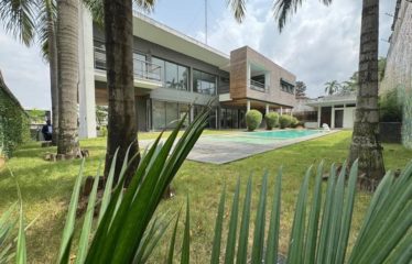 ABIDJAN COCODY : Villa duplex T8 à vendre
