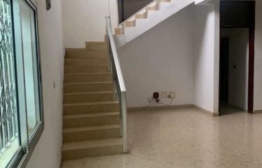 ABIDJAN COCODY : Location maison duplex 10 pièces – Idéal bureaux