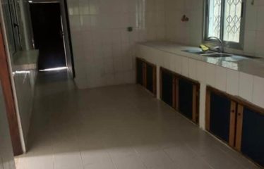 ABIDJAN COCODY : Location maison duplex 10 pièces – Idéal bureaux