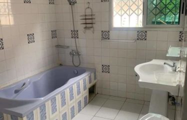 ABIDJAN COCODY : Location maison duplex 10 pièces – Idéal bureaux