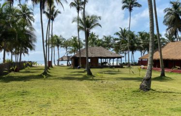 ASSINIE : Fond de commerce à vendre au bord de mer