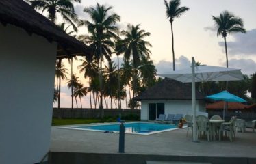 ASSINIE : Hôtel de luxe à vendre