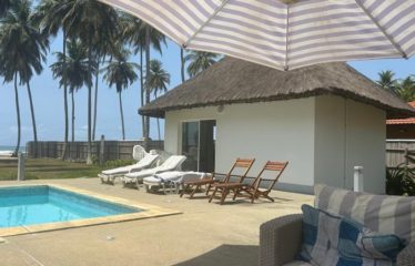 ASSINIE : Hôtel de luxe à vendre