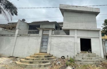 ABIDJAN COCODY : Villa duplex à vendre – Riviera 3