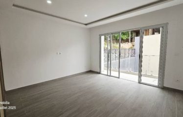 ABIDJAN BINGERVILLE : Villa duplex 6 pièces à vendre