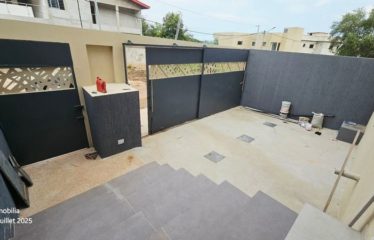 ABIDJAN BINGERVILLE : Villa duplex 6 pièces à vendre