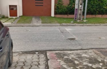 ABIDJAN COCODY : Terrain de 800 m² avec ACD à vendre