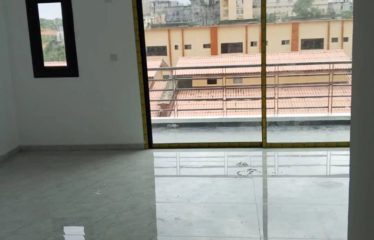ABIDJAN BINGERVILLE : Maison Triplex en Vente 7 pièces à Feh Kesse