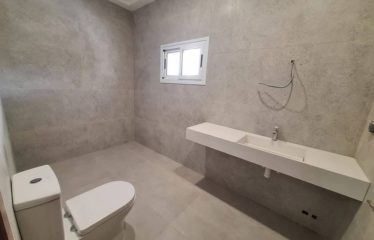 ABIDJAN COCODY : Villa triplex 6 pièces à vendre