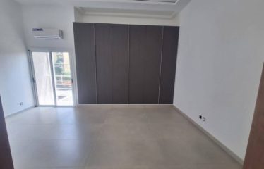 ABIDJAN COCODY : Villa triplex 6 pièces à vendre