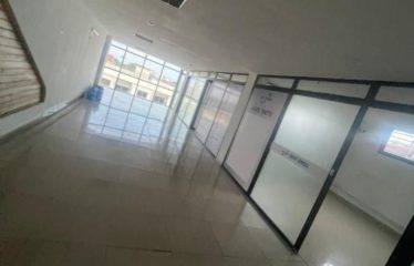 ABIDJAN COCODY : Open space cloisonné pour bureaux à louer