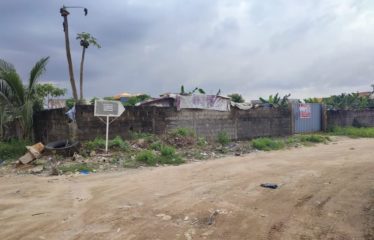 ABIDJAN COCODY : Terrain de 1400 m2 en location