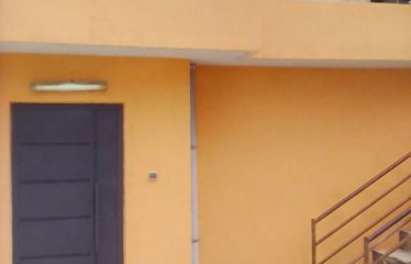 ABIDJAN ABOBO : Villa de 3 pièces à louer