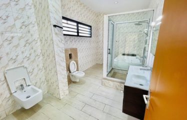 ABIDJAN COCODY : Villa duplex 10 pièces à louer