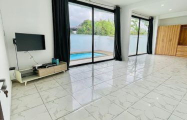 ABIDJAN COCODY : Villa duplex 10 pièces à louer