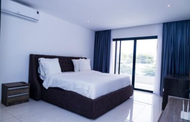 ABIDJAN MARCORY : Appartement 4 pièces meublé de standing à louer