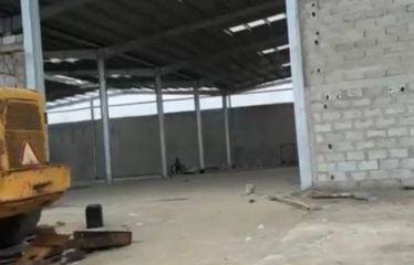 ABIDJAN PORT-BOUËT : Entrepôt à louer