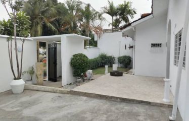 ABIDJAN COCODY : Location villa basse rénovée