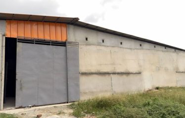 GRAND-BASSAM : Entrepôt à louer – Carrefour Tata