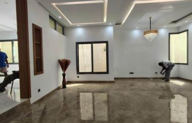 ABIDJAN COCODY : Vente villa triplex architecture moderne