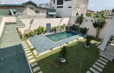 ABIDJAN COCODY : Vente villa triplex architecture moderne