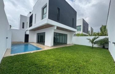 ABIDJAN COCODY : Location d’une superbe villa avec piscine