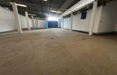 ABIDJAN KOUMASSI : Location d’un grand entrepôt 1200 m2