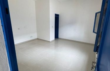 ABIDJAN KOUMASSI : Location d’un grand entrepôt 1200 m2