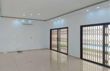 ABIDJAN COCODY : Villa duplex avec piscine à louer