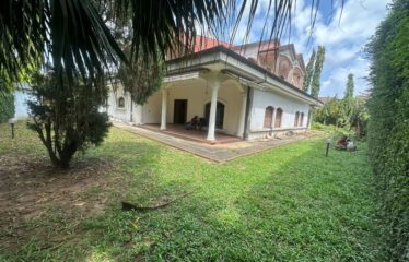 ABIDJAN COCODY : Villa duplex 10 pièces à louer