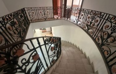 ABIDJAN COCODY : Villa duplex 10 pièces à louer