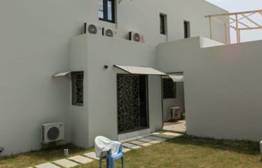 ABIDJAN COCODY : Maison duplex de 12 pièces avec piscine à louer