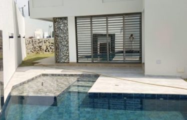 ABIDJAN COCODY : Maison duplex de 12 pièces avec piscine à louer