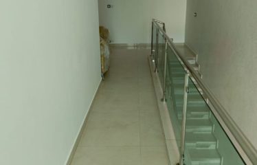 ABIDJAN COCODY : Maison duplex de 12 pièces avec piscine à louer