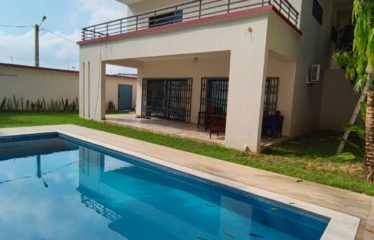 ABIDJAN COCODY : Très belle villa avec piscine à louer