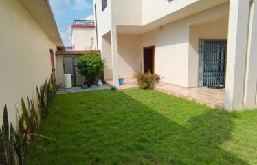 ABIDJAN COCODY : Très belle villa avec piscine à louer