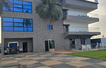 ABIDJAN PORT-BOUËT : Vente magnifique villa triplex