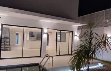 ABIDJAN COCODY : Location villa duplex – Riviera 3