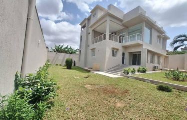 ABIDJAN COCODY: 6-room triplex villa for rent