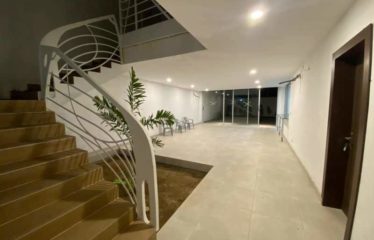 ABIDJAN COCODY : Villa duplex 6 pièces avec piscine à louer